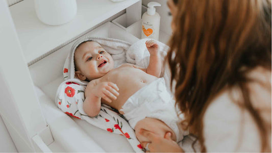 |Imageprincipale||||Feuillesdebleuets_image|Beurredekarité_image|Huiledecoco_image|Camomille_image|Feuillesdebleuets_image|Bébé_image|Bébéingrédients_image