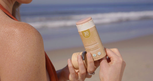 Crème solaire sécuritaire durant la grossesse|Impact des rayons UV sur la grossesse|Définition de la crème solaire non-nano|5 conseils : choisir la bonne crème solaire enceinte
