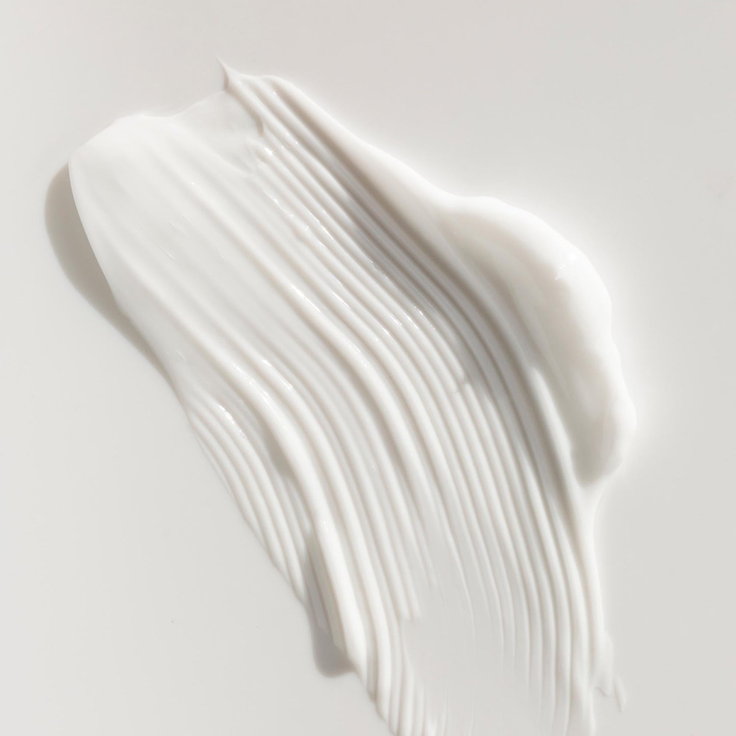 ATTITUDE Super Leaves Essential huile essentielle revitalisant nourrissant Bergamote et ylang-ylang texture1_fr? ALL_VARIANTS
