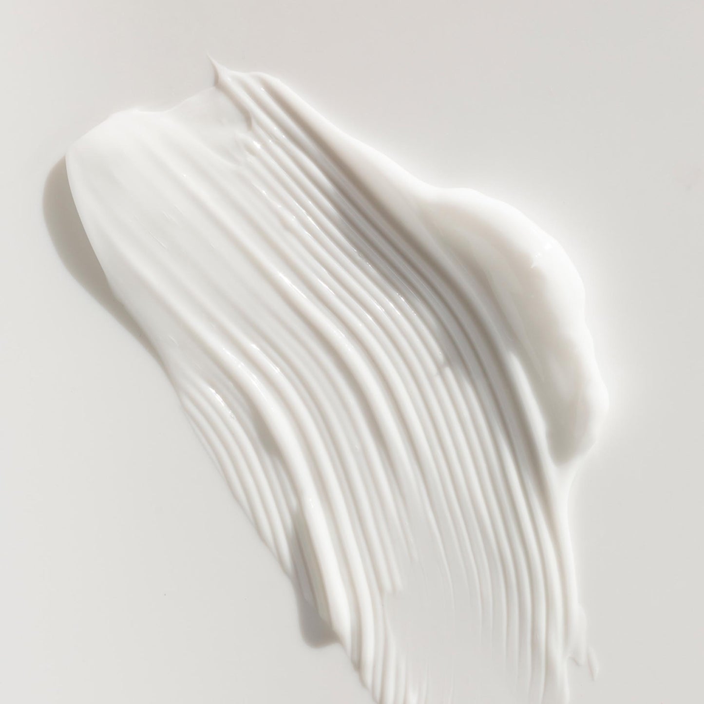 ATTITUDE Super Leaves Essential huile essentielle revitalisant nourrissant Bergamote et ylang-ylang texture1_fr? ALL_VARIANTS